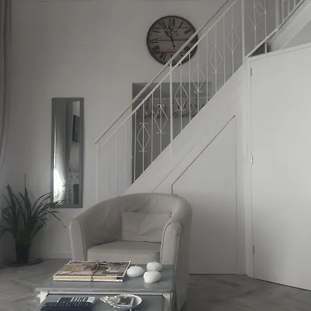 Shabby Loft Apartment *